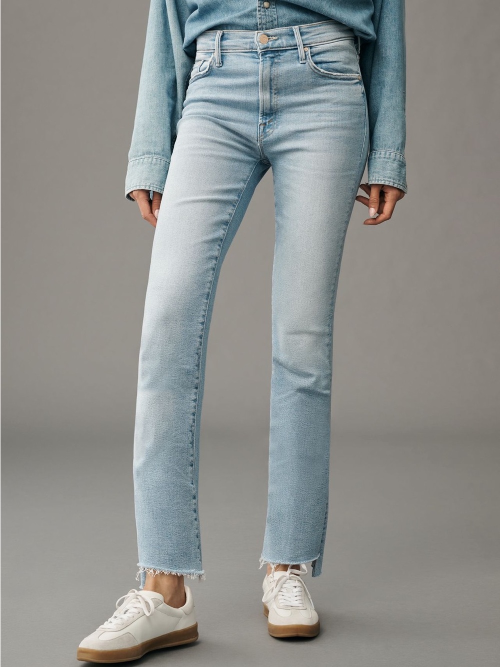 MOTHER The Insider Mid-Rise Crop Step
Fray Jeans